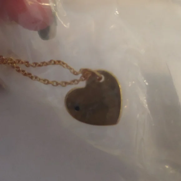 Wren yellow gold heart pendent summer 2015 black Sapphire - Picture 3 of 3